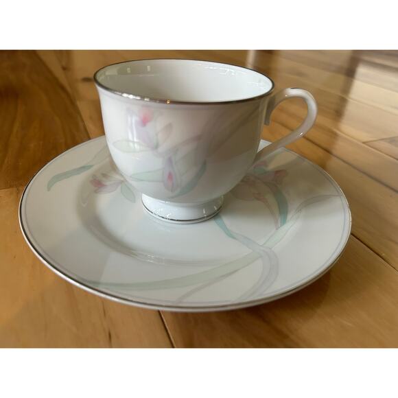 Mikasa Fine China June Garden Place Setting Dinner, Salad Plates & Cups - Picture 12 of 16